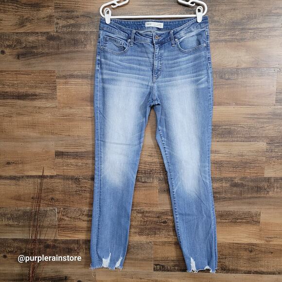 BKE Jeans Size 32 Gabby Curvy Fit Straight High Rise Tummy Control Raw Hem - Picture 1 of 12